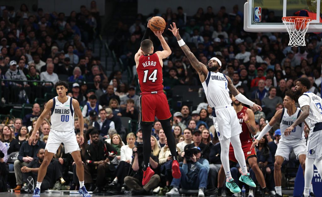 九游下载中心-热火球星三分绝杀，全场观众热烈欢呼，可能你的.的简单介绍